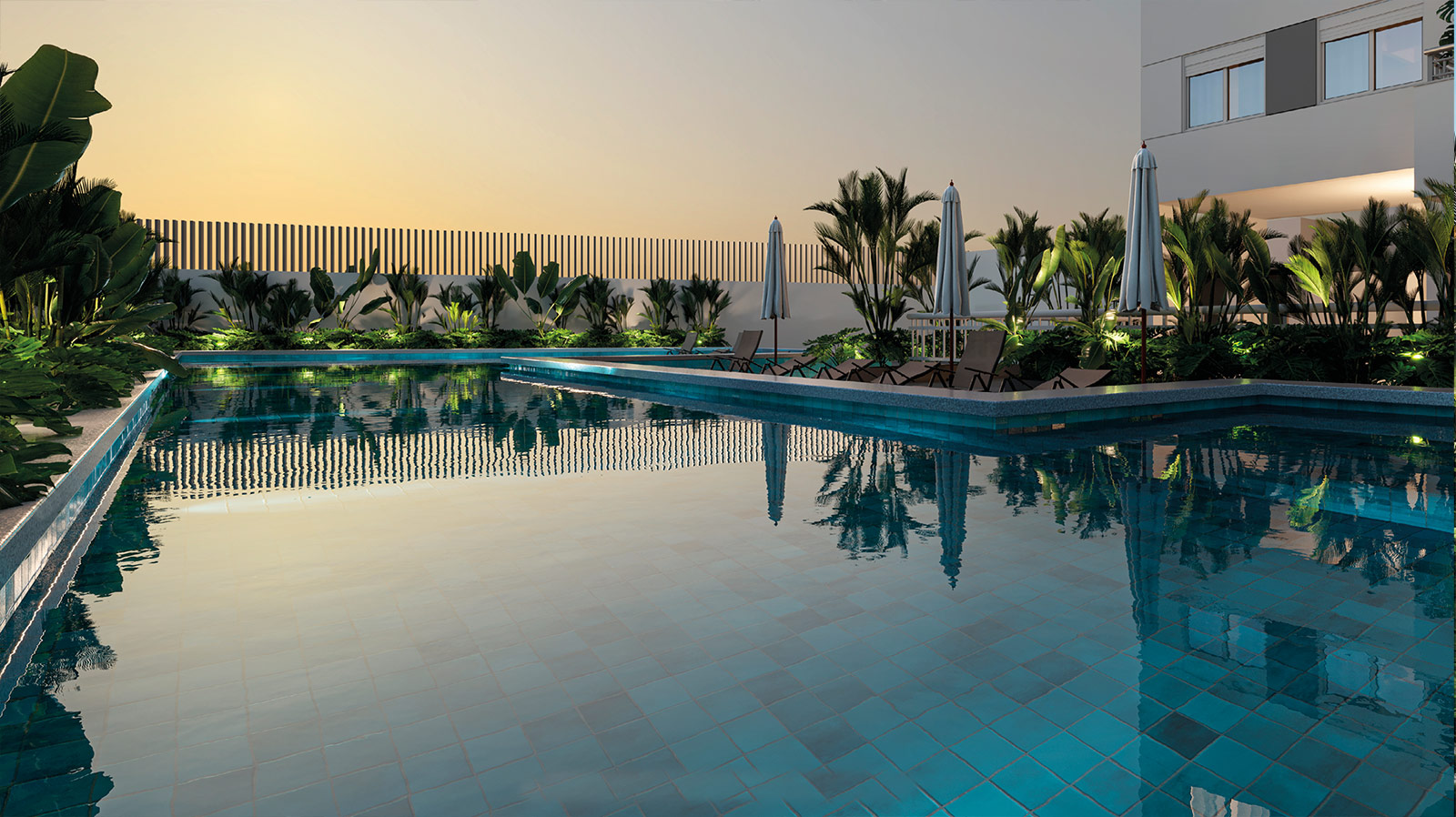 PISCINA ADULTO COM DECK MOLHADO